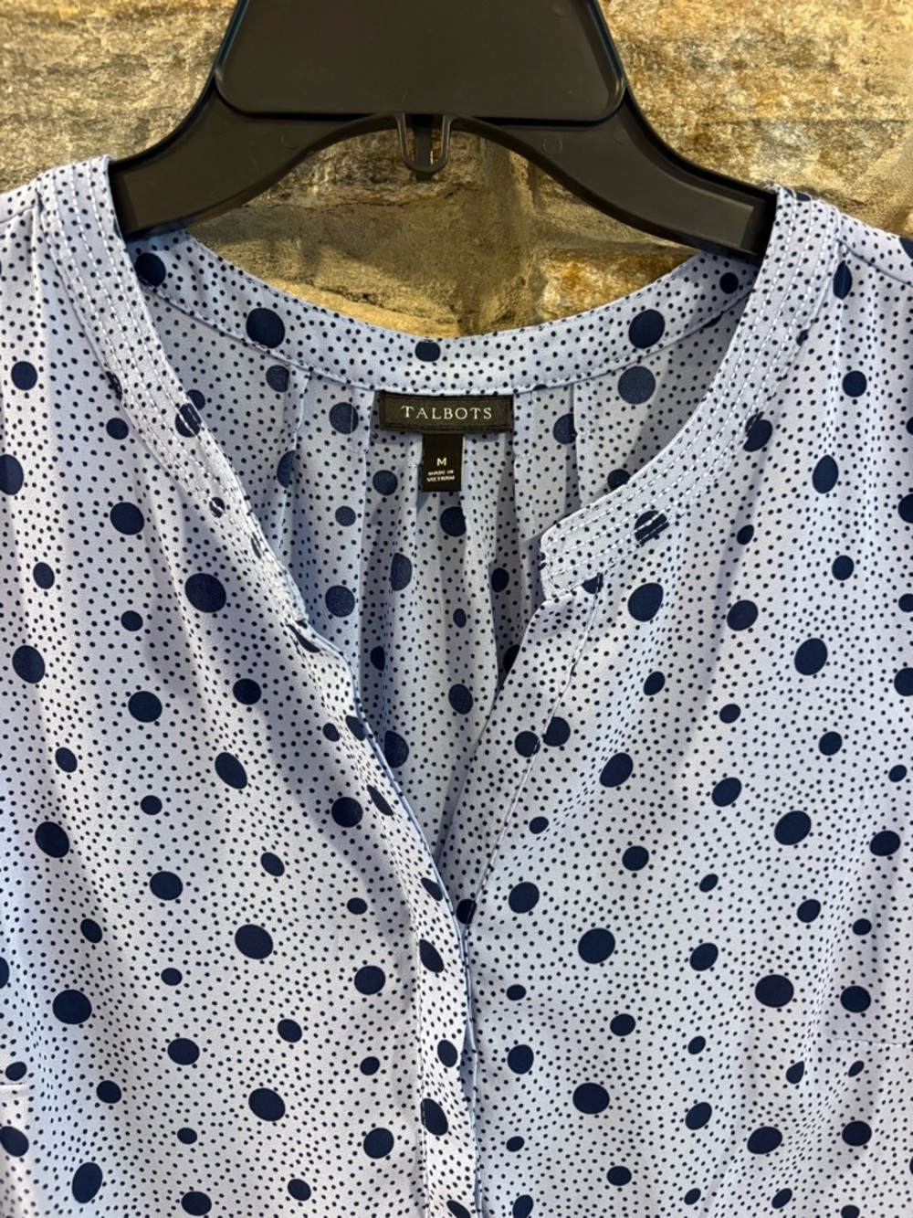 Talbots Light Blue & Navy Polka Dot Sleeveless Blouse Medium - Picture 2 of 4